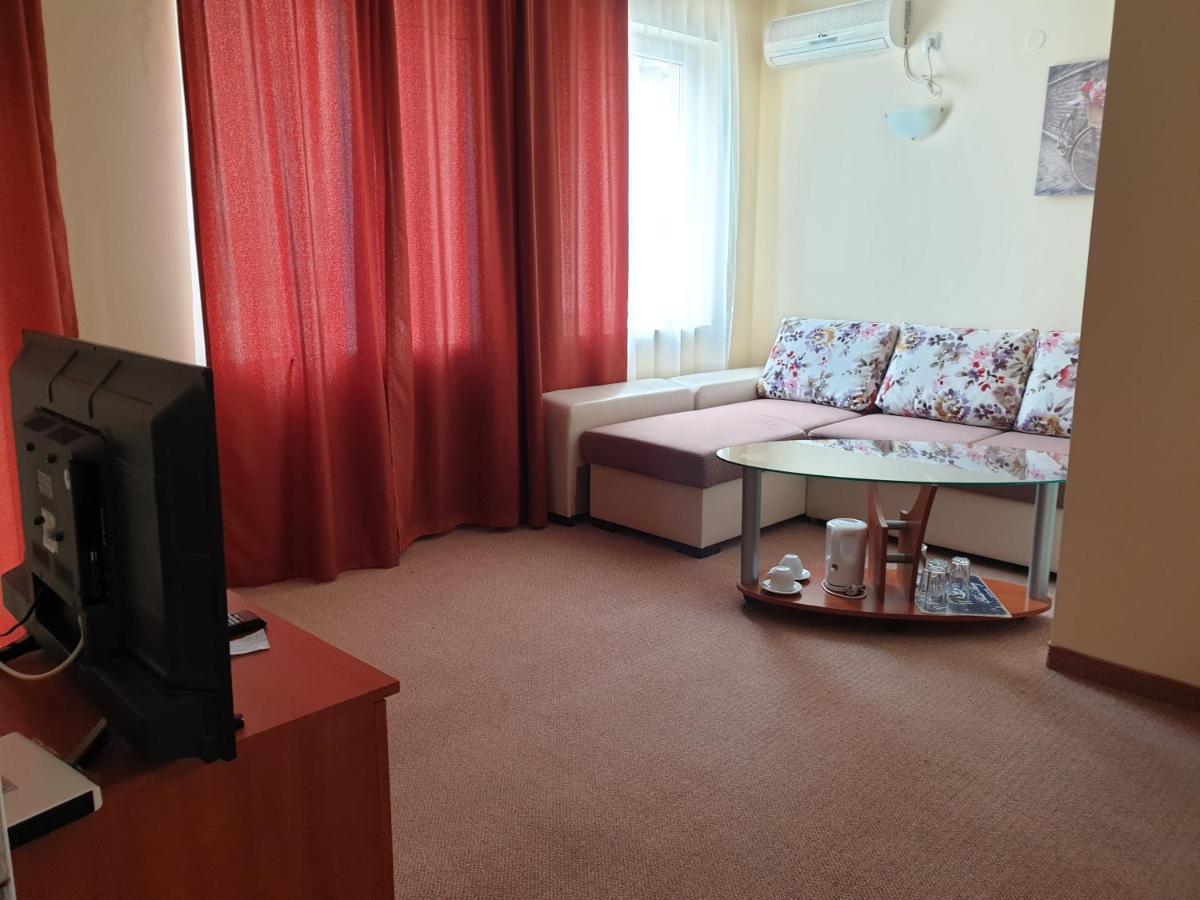 Family Hotel Diana Pomorie Kültér fotó
